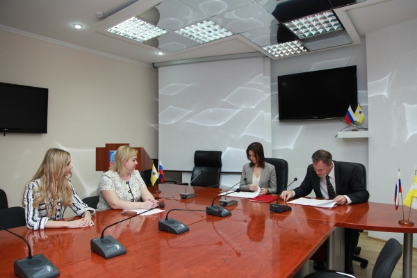 Подписано краевое отраслевое Соглашение с краевой организацией Профсоюза