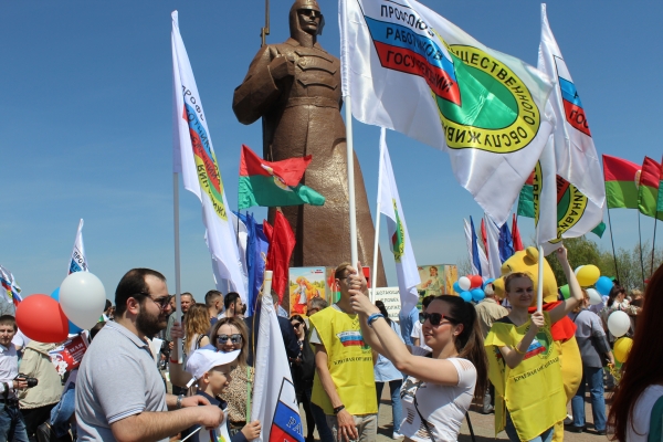 За справедливую экономику в интересах человека труда!