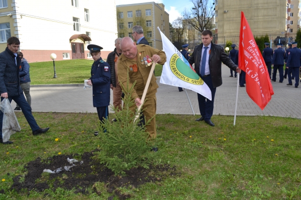 Высадка Аллеи Памяти участников Великой Отечественной войны и павших в Специальной военной операции.